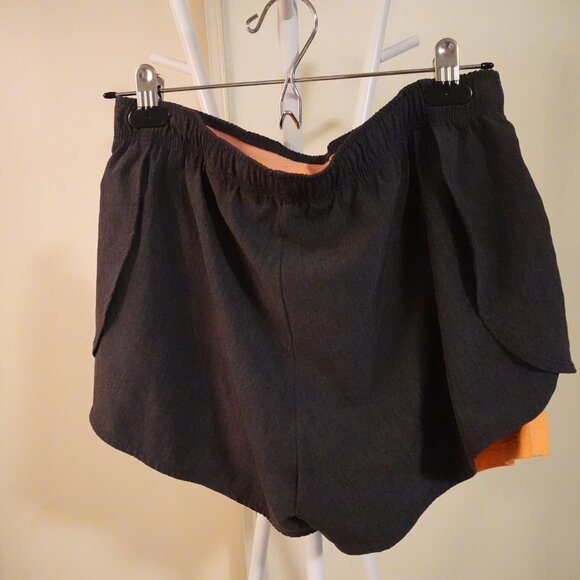 H&M Sport Running Short in Size US 10 - Picture 4 of 4